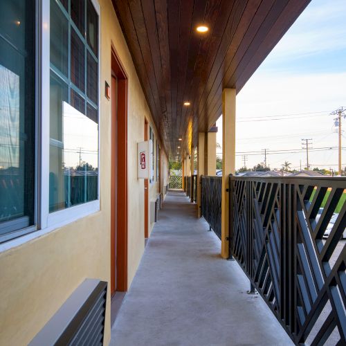 Colonial Motel