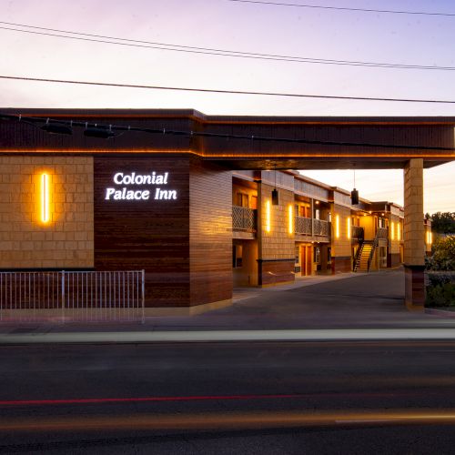 Colonial Motel